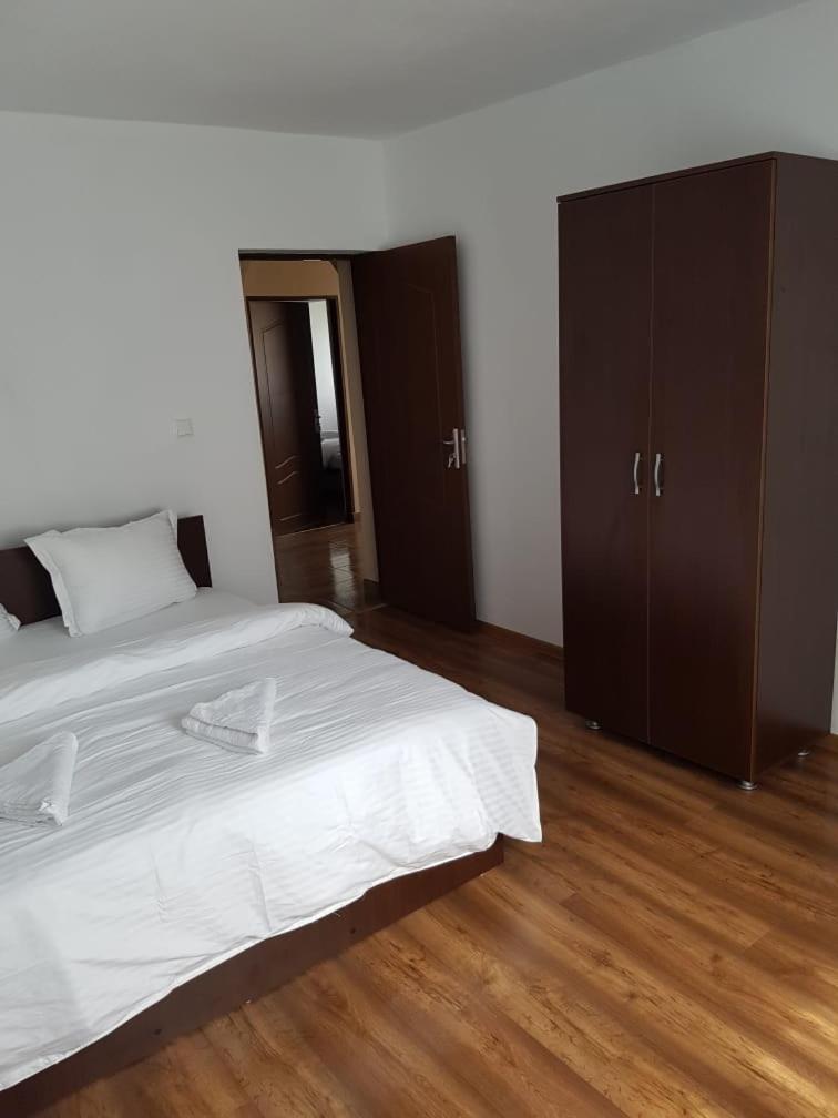 Cabana Merisor Hotel Poiana Mărului Buitenkant foto