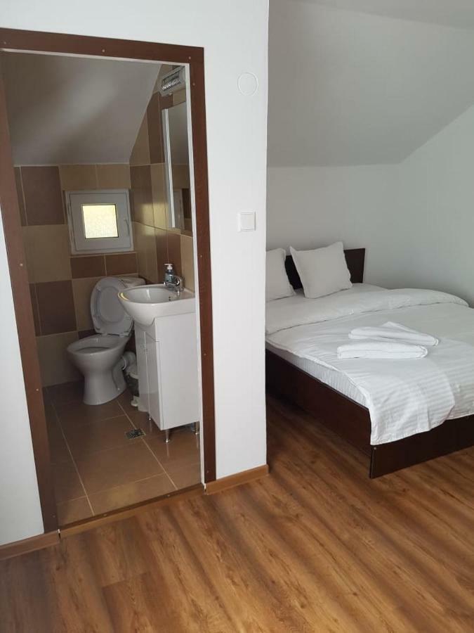 Cabana Merisor Hotel Poiana Mărului Buitenkant foto